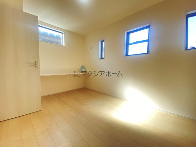 所沢市下安松・全2棟　新築一戸建　1号棟　～LDK18帖～の洋室|洋室5.7帖