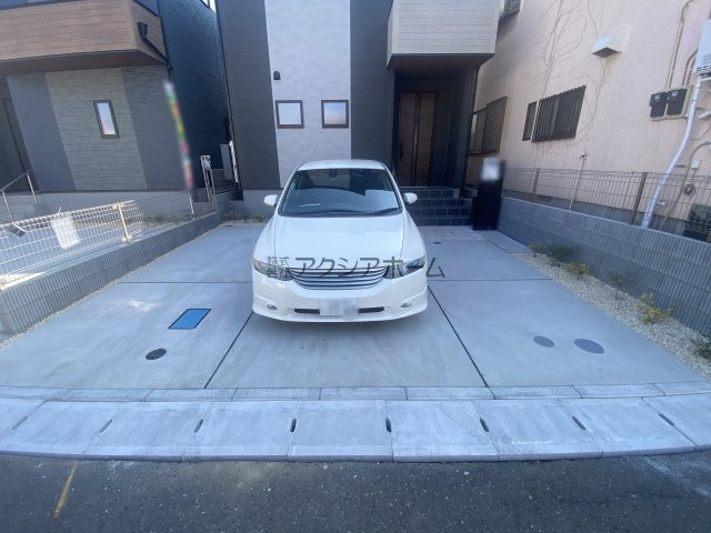 所沢市下安松・全2棟　新築一戸建　1号棟　～LDK18帖～の駐車場|駐車1台可能です