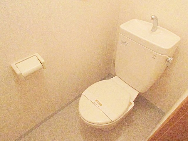 HAL仁川のトイレ|落ち着いた色調のトイレです