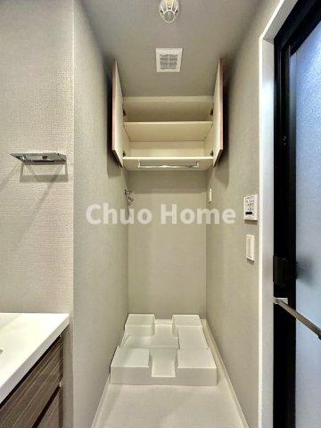 アーリアシティ一之江のランドリースペース|【ランドリースペース】担当者がスケールを持ち歩いておりますので、ご見学時には現在お使いの洗濯機などがきちんと収まるかなどもチェックして下さい。見学前に測っておくと非常に便利だと思います。