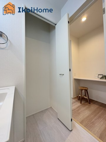 神戸市西区福吉台1丁目　新築戸建の洗面所|【ホームページに現地動画掲載中】●年中無休：当日予約可●収納がございますので可動棚などの設置可能です