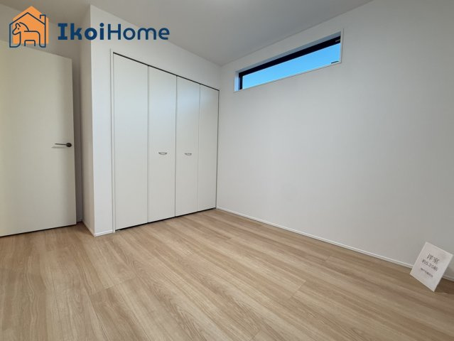 神戸市西区福吉台1丁目　新築戸建の寝室|【ホームページに現地動画掲載中】●年中無休：当日予約可●カーテン・カーテンレールが付いていません。