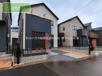 【外観】 | 小学校2分　中学校8分　SIC+WIC　松が丘　9号棟 | 「重厚感ある外観が上品な印象を演出」