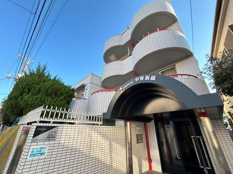 エマーレ中野新橋のエントランス