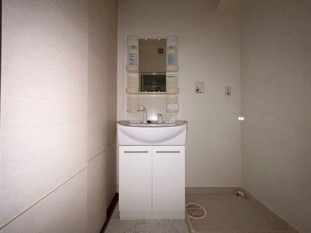 アミティエ（ﾖﾈﾔﾏﾁｮｳ）の独立洗面台