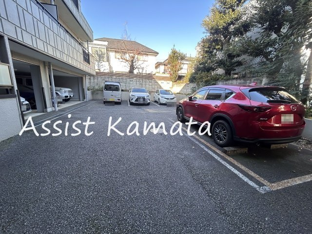 ガレ田園調布の駐車場