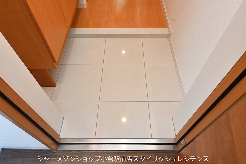 ニューガイア四季彩の丘C棟の玄関|※イメージ写真となるため、現況と異なる場合は現況を優先します