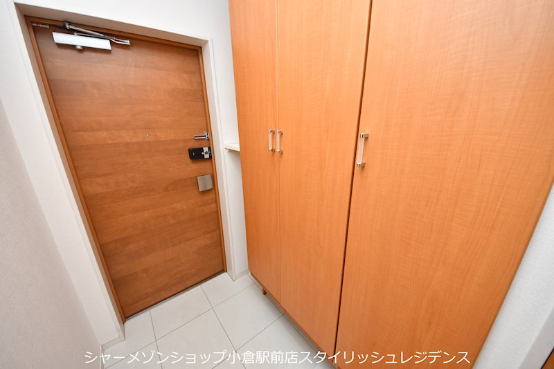 ニューガイア四季彩の丘C棟の玄関|※イメージ写真となるため、現況と異なる場合は現況を優先します
