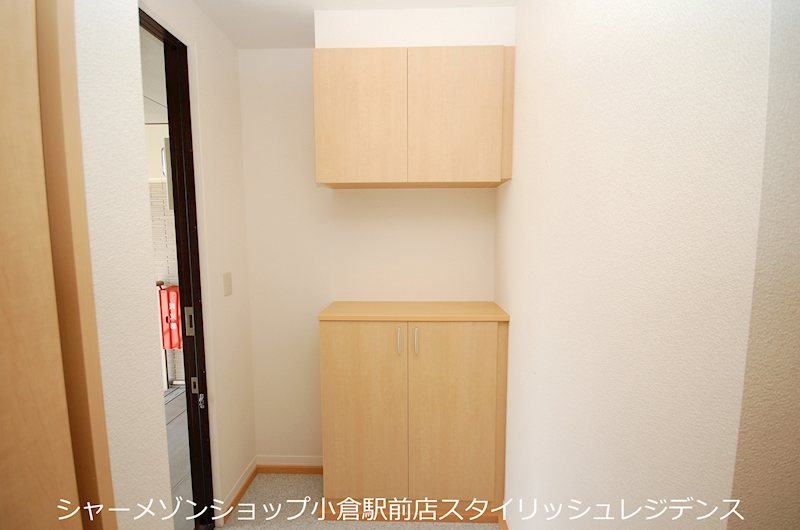 クラヴィエ三萩野Bの玄関