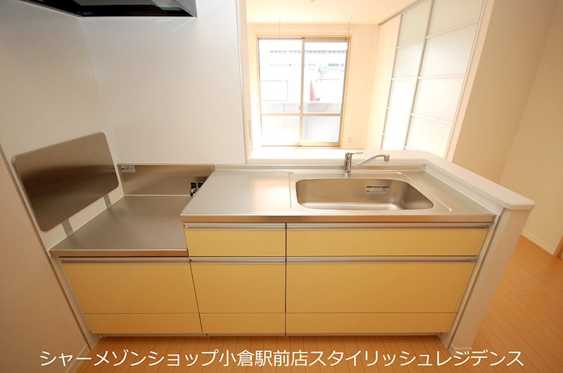 クラヴィエ三萩野Bのキッチン
