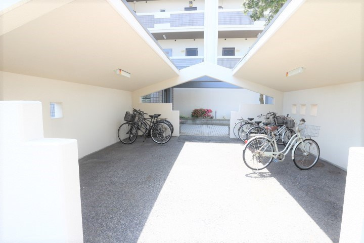 グッタープラッツ緑ヶ丘２番館のその他共用部分|広々とした駐輪スペース完備☆