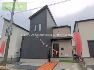 【外観】 | 小学校2分　中学校8分　SIC+WIC　松が丘　13号棟 | 販売現地
「重厚感ある外観が上品な印象を演出」