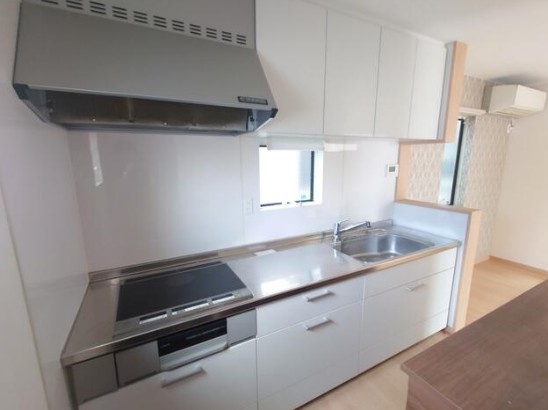 【中古】川越市的場中古住宅のキッチン|IHクッキングヒーターでお掃除も楽々☆