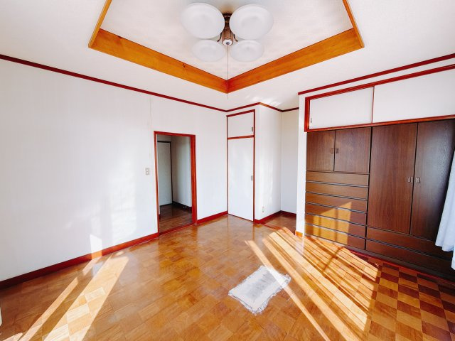 【中古戸建】高崎市後疋間町の洋室|■洋室｜2階各居室には収納をご用意しています♪常にお部屋を綺麗に保てます！小さなお子様も自然とお片付けができるようになるのでうれしいですよね！