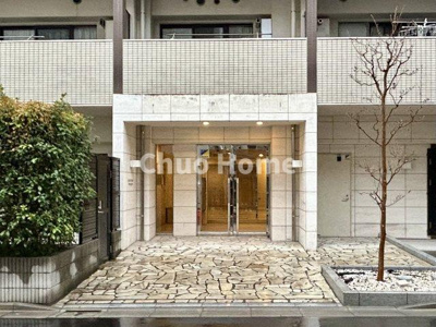 【エントランス】 | グラントレゾール駒形 | 【エントランス】マンションのエントランスは、その物件の印象を決める、顔とも言える場所です。毎日通る場所ですからきれいなのが一番です。