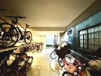 【駐輪場】 | グラントレゾール駒形 | 【自転車置き場】最新の空き状況や費用などの詳細は担当スタッフまでお問い合わせください。