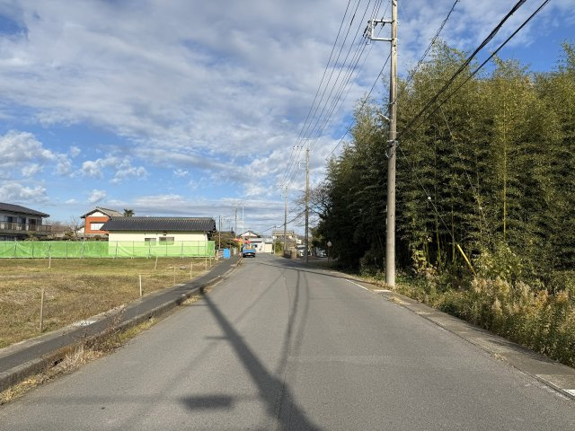 山武市島C区／建築条件付き売地の前面道路含む現地写真