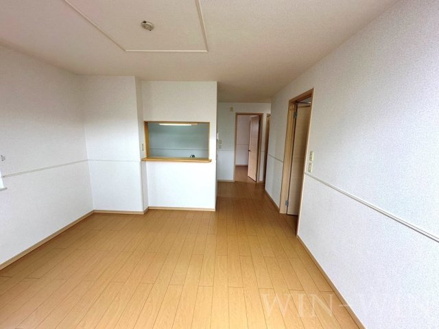 豊橋市小松町のアパートの居間・リビング|イメージ（同建物内別部屋の写真です）