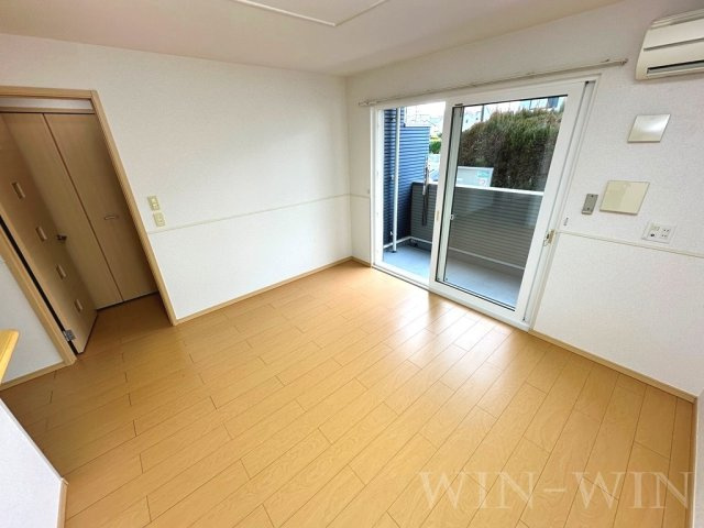 豊橋市小松町のアパートの居間・リビング|イメージ（同建物内別部屋の写真です）