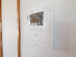 【セキュリティ】 | 甲斐市竜王 内外装一新 平成12年築中古戸建 敷地広々88坪 | モニター付きインターフォン