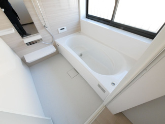 【外観】 | 甲斐市竜王 内外装一新 平成12年築中古戸建 敷地広々88坪 | リフォーム中ですが内覧可能です。お気軽にお問合せください。