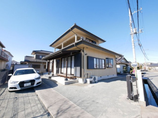 【前面道路含む現地写真】 | 甲斐市竜王 内外装一新 平成12年築中古戸建 敷地広々88坪 | 心落ち着く景観です。