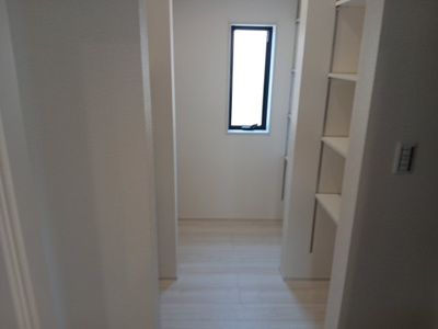 【前面道路含む現地写真】 | リーブルガーデン．S　深谷岡里第２　 | 現地前面道路（2025年12月15日）撮影