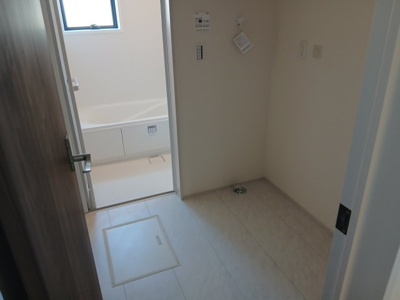 【前面道路含む現地写真】 | リーブルガーデン．S　深谷岡里第２　 | 現地前面道路（2025年12月15日）撮影