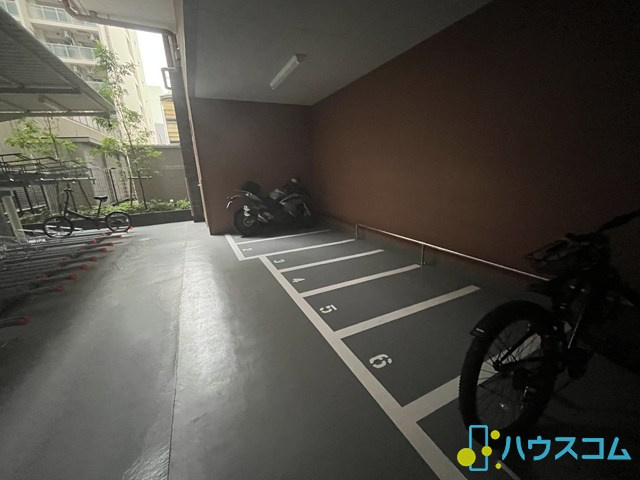 プレジオ梅田の駐車場