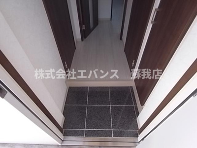 【玄関】 | ピュアコート | 明るい玄関です