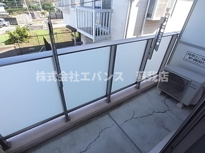 【バルコニー】 | ピュアコート | 外からの目が気にならないバルコニーで洗濯物が干せます