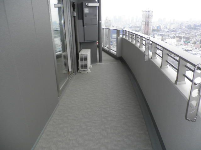 ルミナリータワー池袋のバルコニー