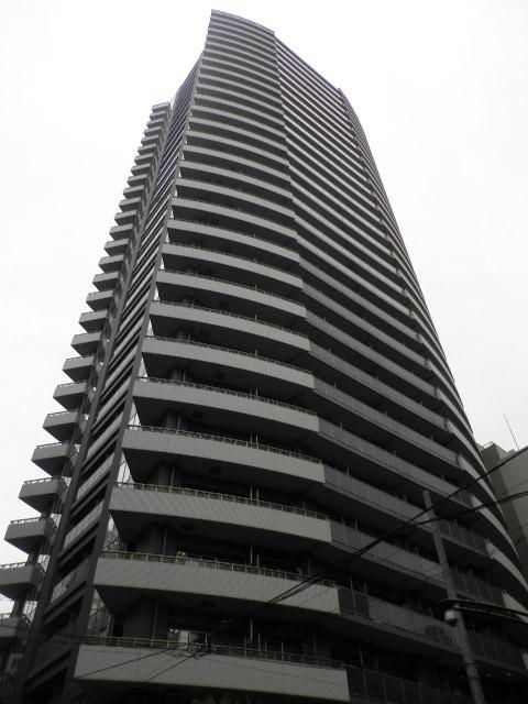 ルミナリータワー池袋の外観