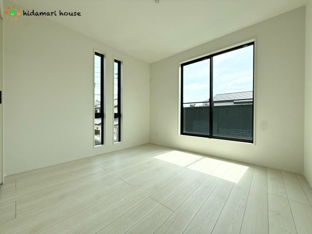 桶川市下日出谷13期　新築戸建　グラファーレ01の洋室|２階洋室：6.06帖