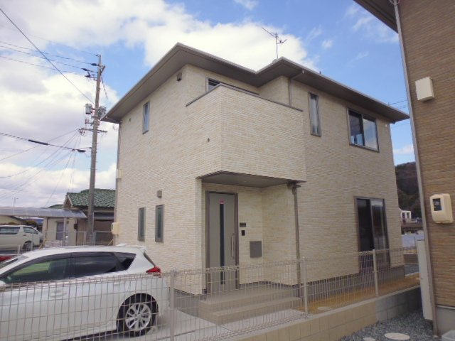 ファミーユBの外観