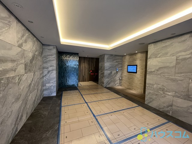 WORVE吹田江坂のエントランス