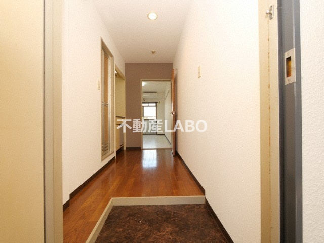 ノエルコートの玄関