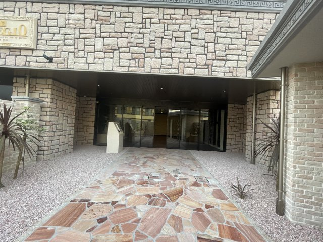 プレジオ永和ASIANのエントランス