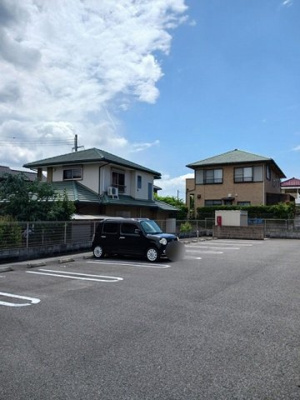 【駐車場】 | モルゲンロートⅡ | 駐車場に車を止められます