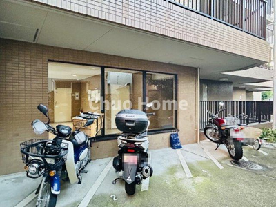【駐車場】 | コスモ金町ガーデンコート | 【バイク置場】最新の空き状況や費用などの詳細は担当スタッフまでお問い合わせください。