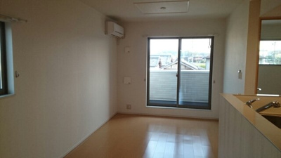 【居間・リビング】 | オリーブビレッジ上野山Ⅱ | おしゃれな居間です