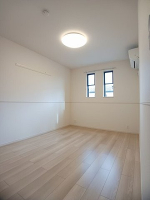 【内装】 | カサ・ファミリアⅠ | 内装は落ち着いています