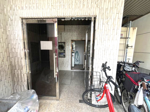 グランホーム大日駅前のエントランス