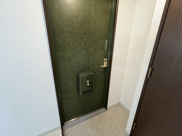 マンションサンベルの玄関