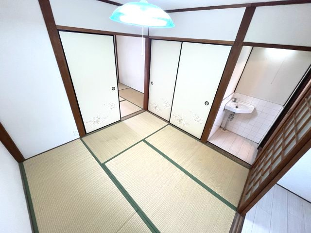 太陽マンション　西棟の居間・リビング