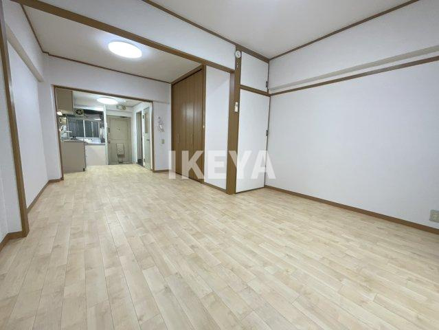 中村ビルマンションの居間・リビング