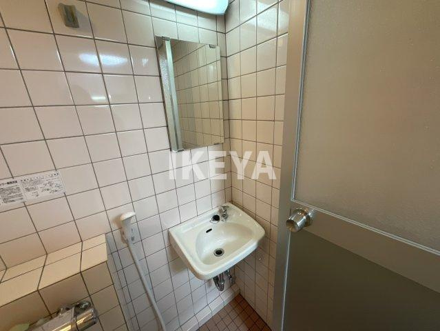 中村ビルマンションの洗面所