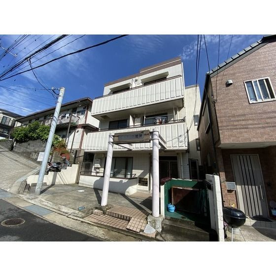 横須賀市二葉２丁目の賃貸マンションの外観