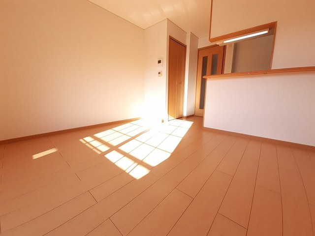 稲城市百村のアパートの内装