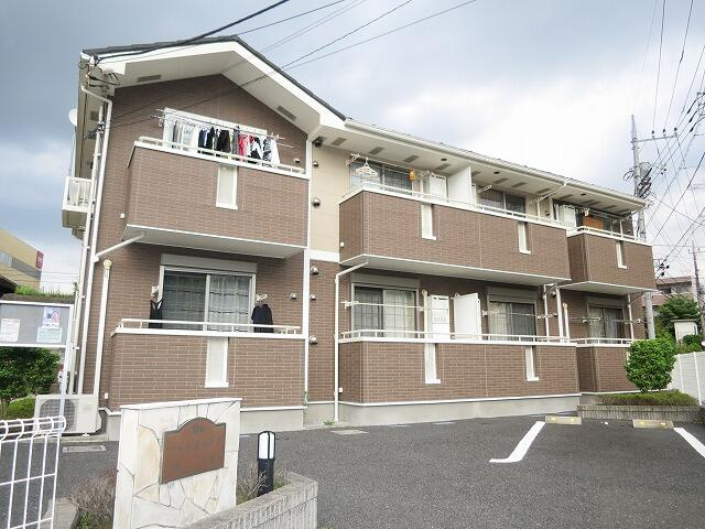 稲城市百村のアパートの外観